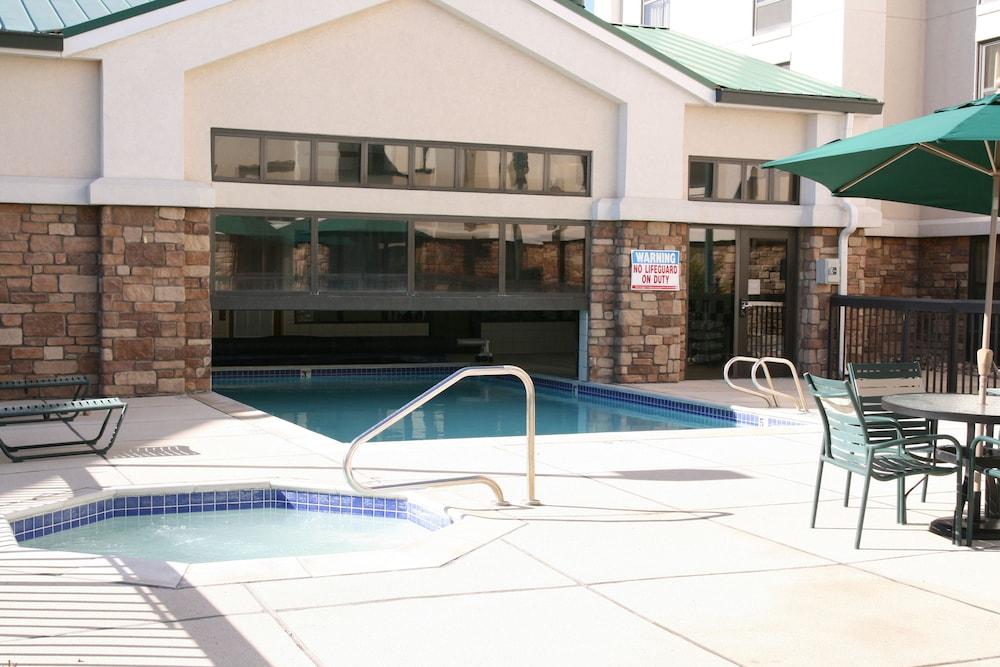 Hampton Inn & Suites Pueblo-Southgate Exteriör bild