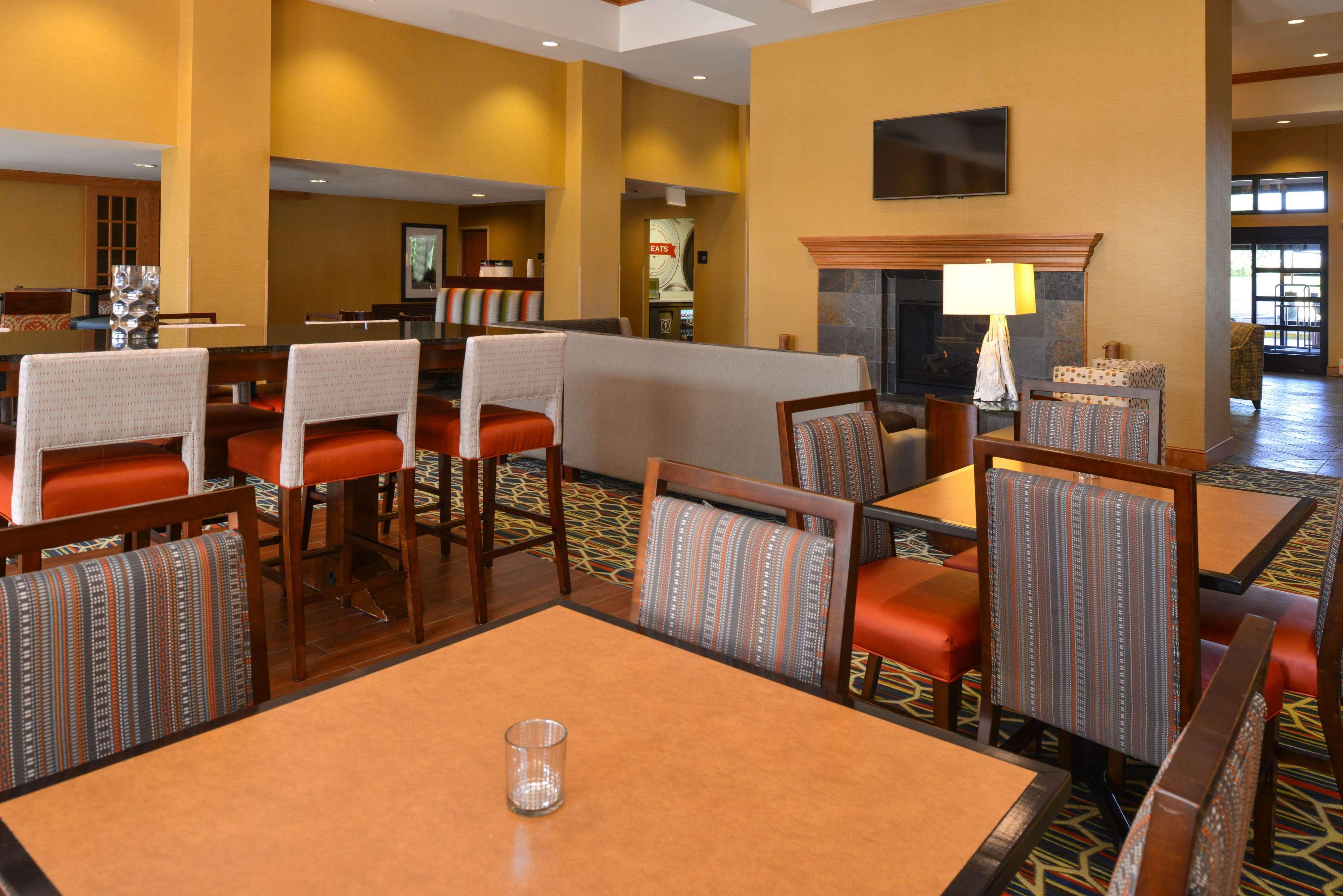 Hampton Inn & Suites Pueblo-Southgate Exteriör bild