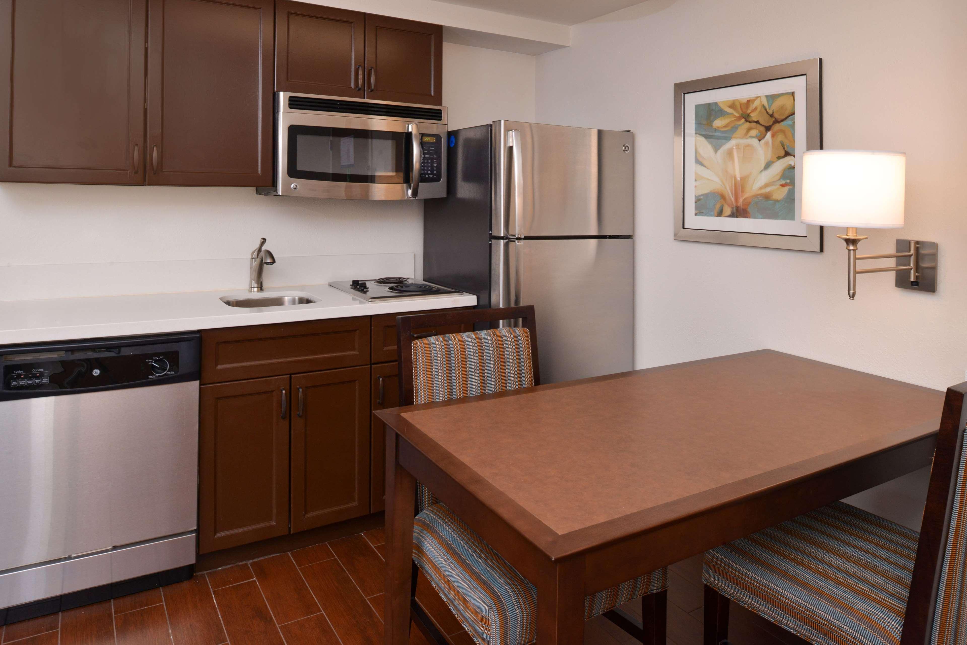 Hampton Inn & Suites Pueblo-Southgate Exteriör bild