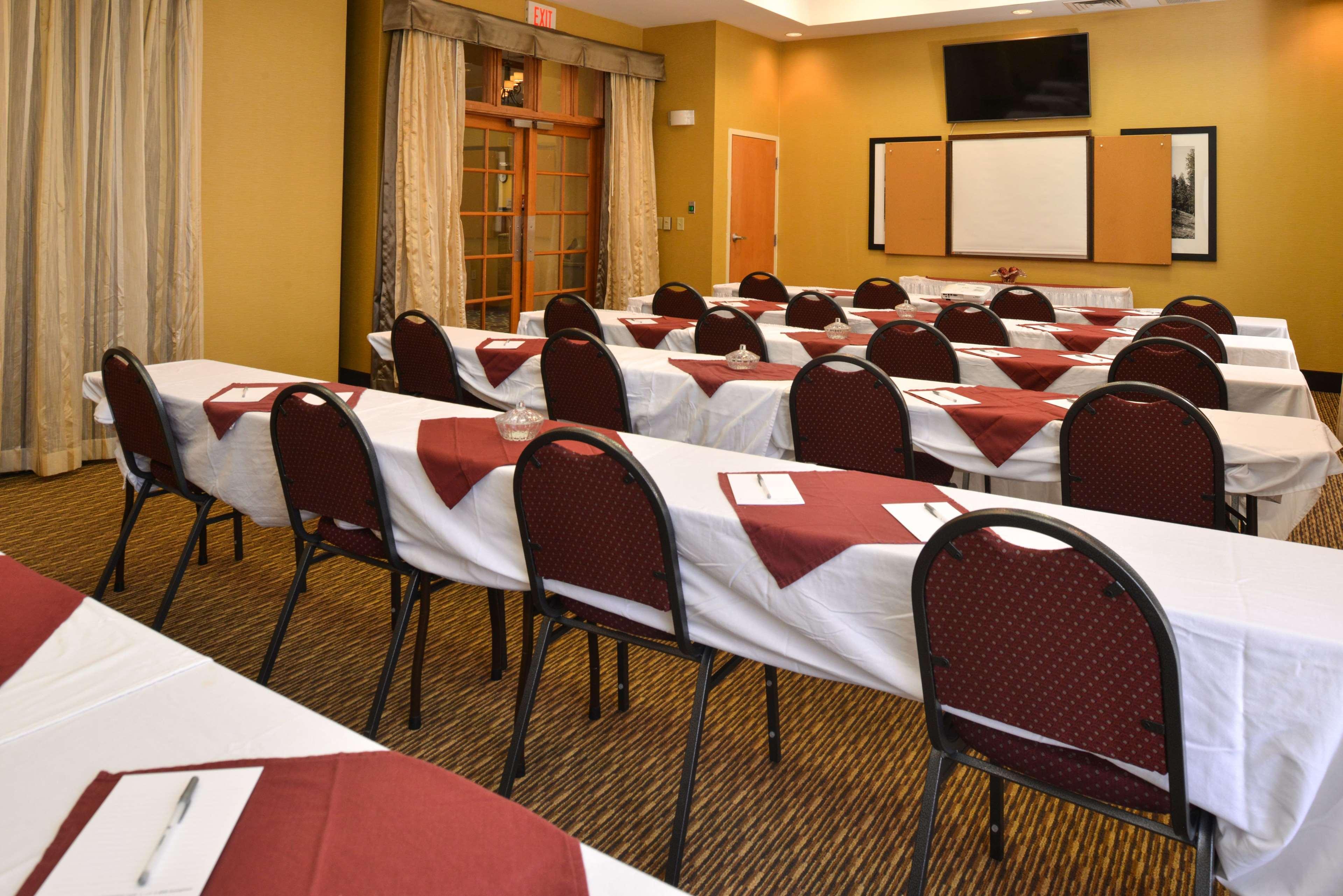 Hampton Inn & Suites Pueblo-Southgate Exteriör bild