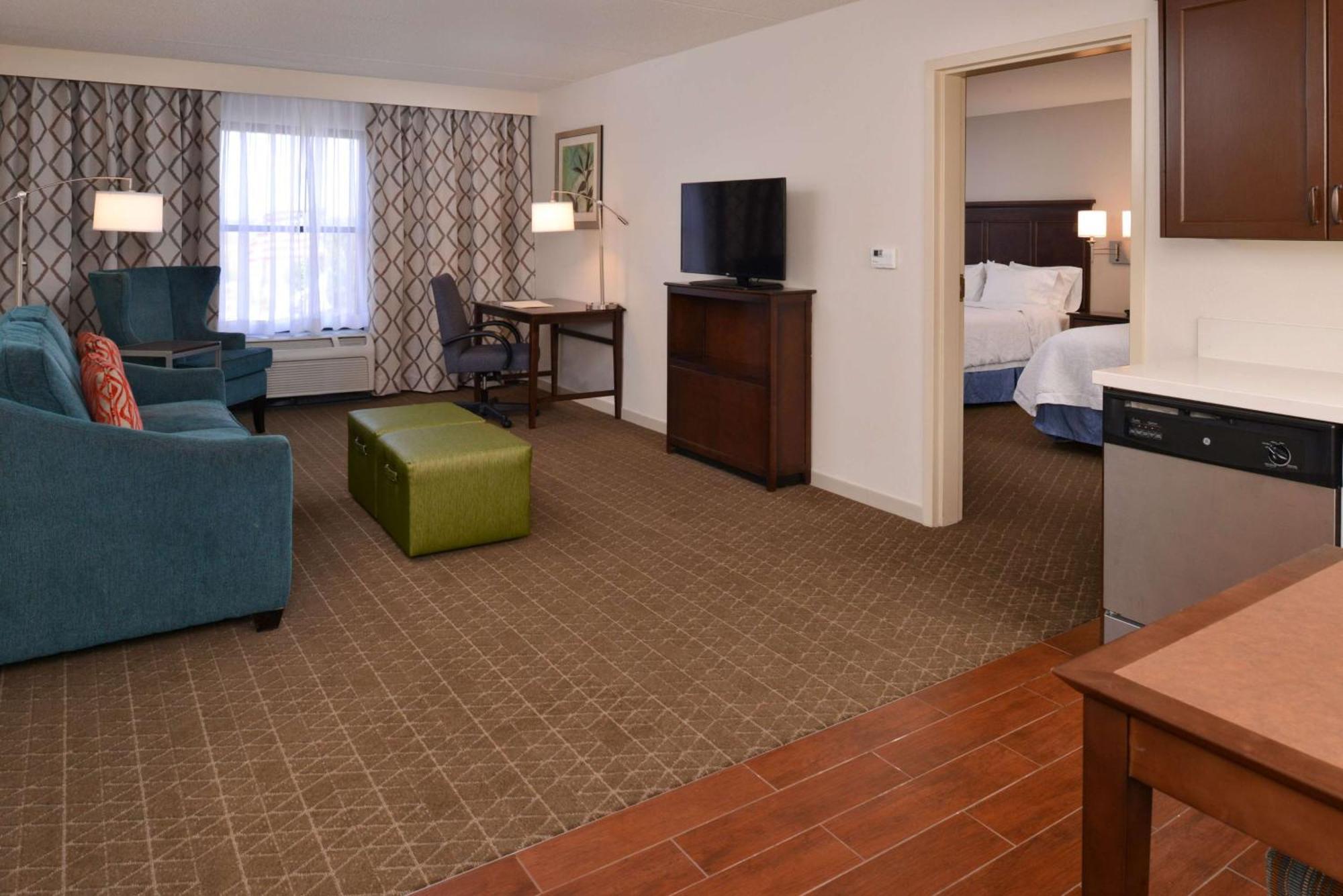 Hampton Inn & Suites Pueblo-Southgate Exteriör bild