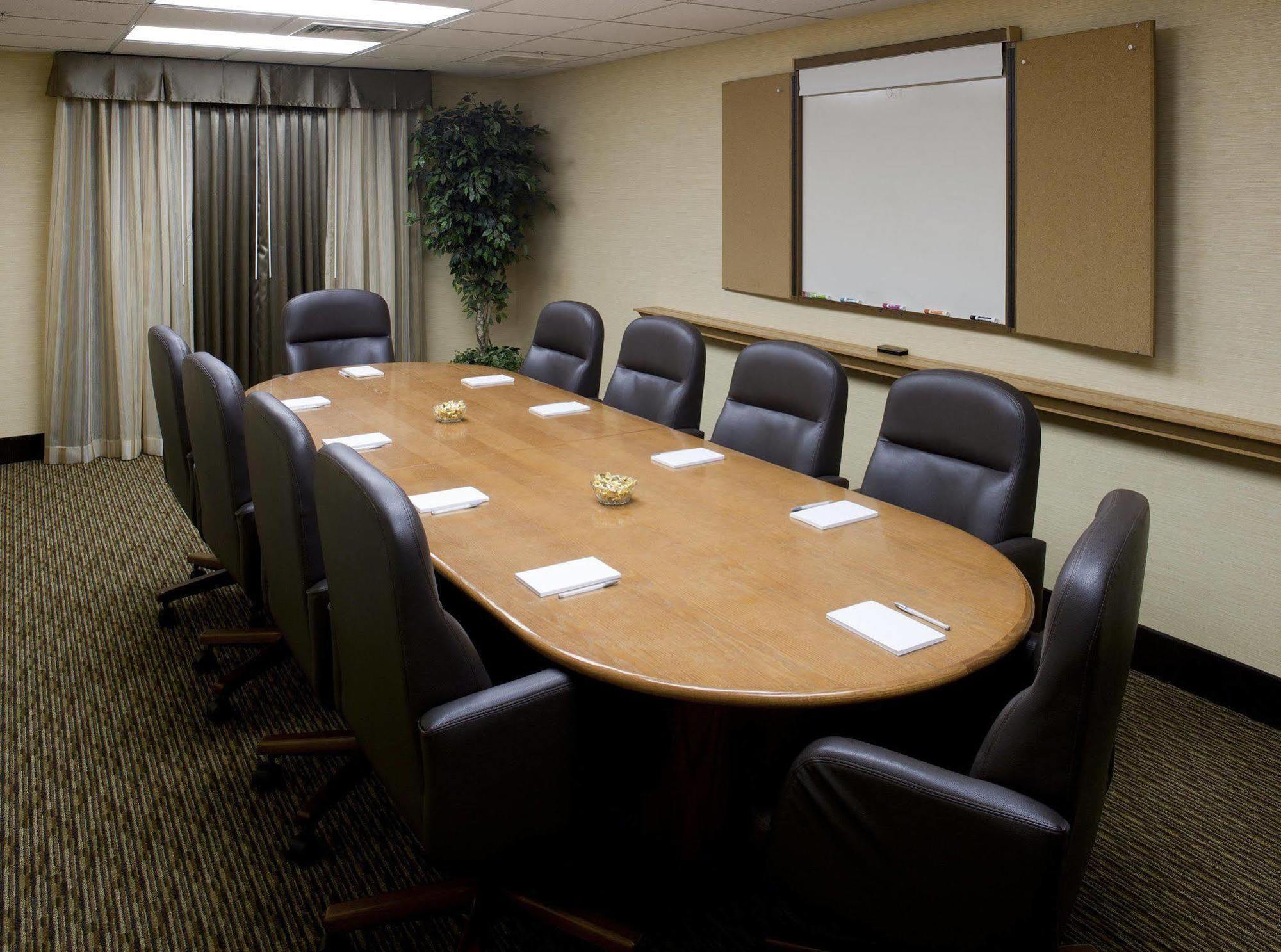 Hampton Inn & Suites Pueblo-Southgate Exteriör bild